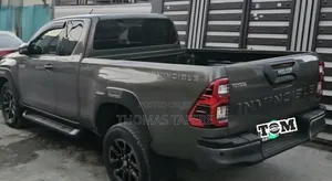 Toyota Hilux 2022 Gray