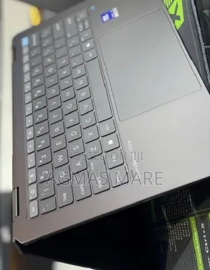 New Laptop HP OmniBook Ultra Flip 14" 32GB Intel Core Ultra 9 SSD 2T