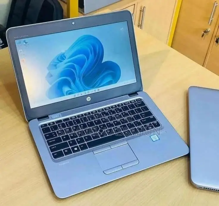 Laptop HP EliteBook 820 8GB Intel Core i5 HDD 500GB