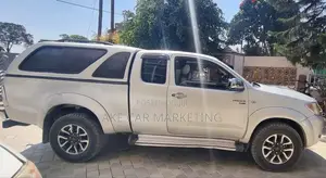 Toyota Hilux 2.5 D-4D Extra Cab 2008 Gray