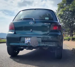 Toyota Yaris 1.5 2000 Green