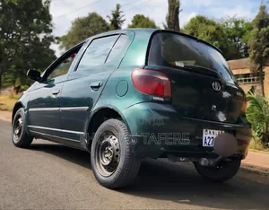 Toyota Yaris 1.5 2000 Green