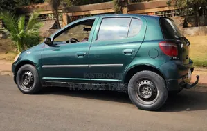 Toyota Yaris 1.5 2000 Green