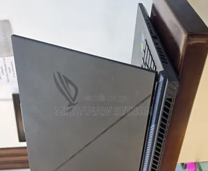 New Laptop Asus ROG Strix G17 32GB Intel Core i9 SSD 1T
