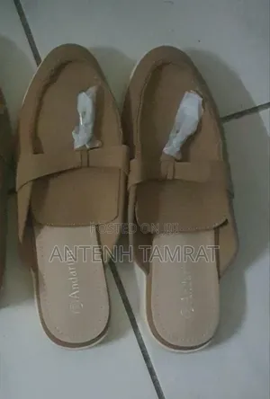 አሪፍ የሴቶች ጫማ
