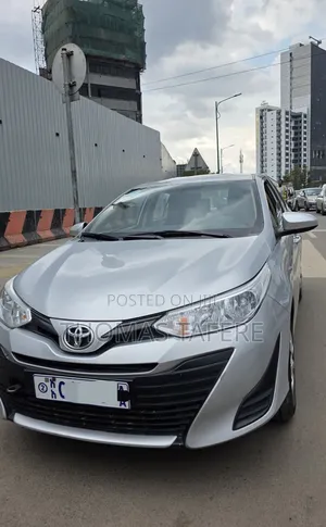 Toyota Yaris 2020 Silver