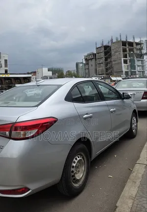 Toyota Yaris 2020 Silver