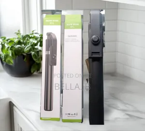 R1-L Selfie Stick – Take Better Group Photos