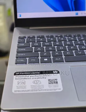 New Laptop HP Pavilion 15 8GB Intel Core Ultra 5 SSD 512GB
