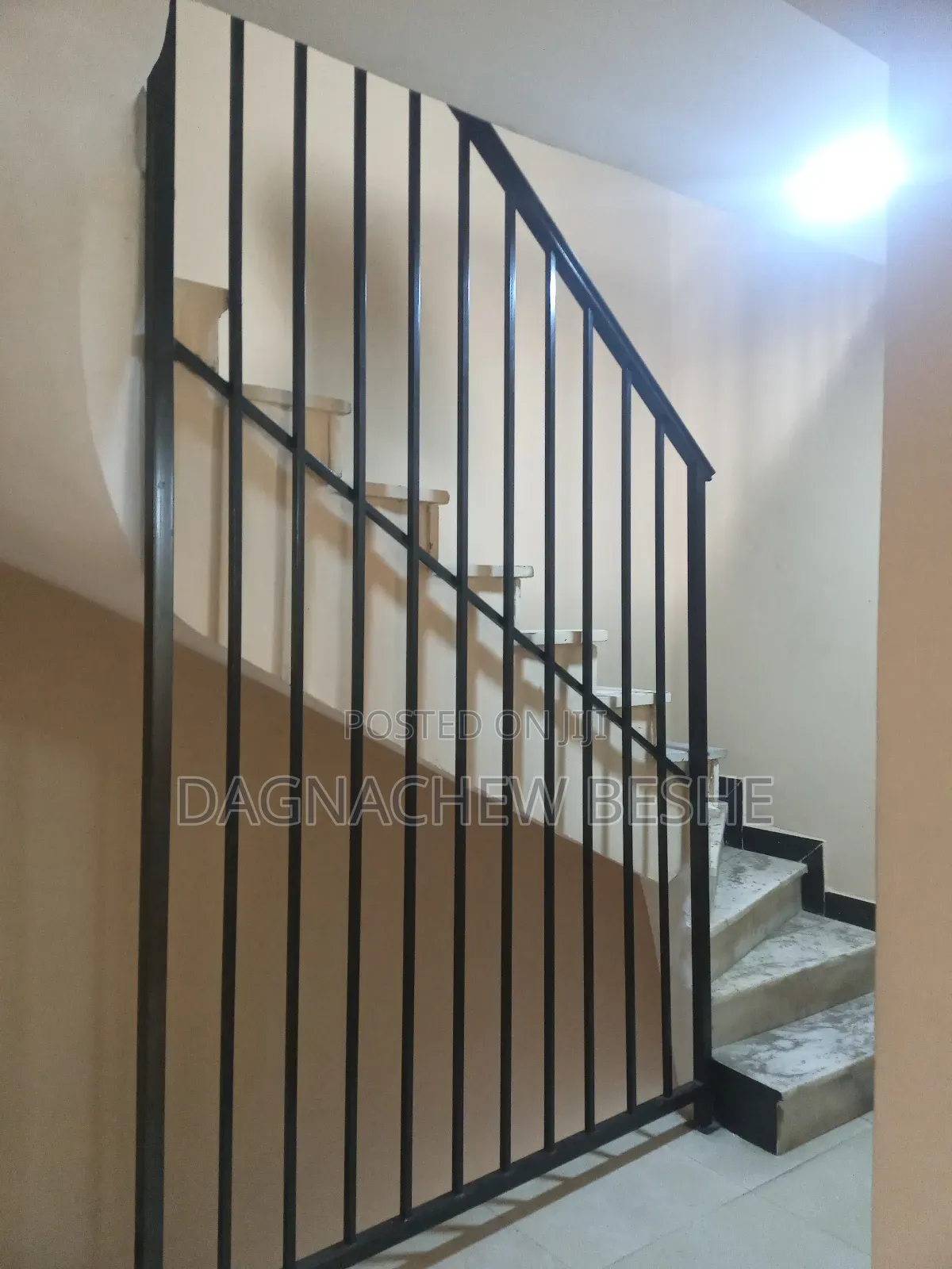 5bdrm House in Akaky Kaliti for sale