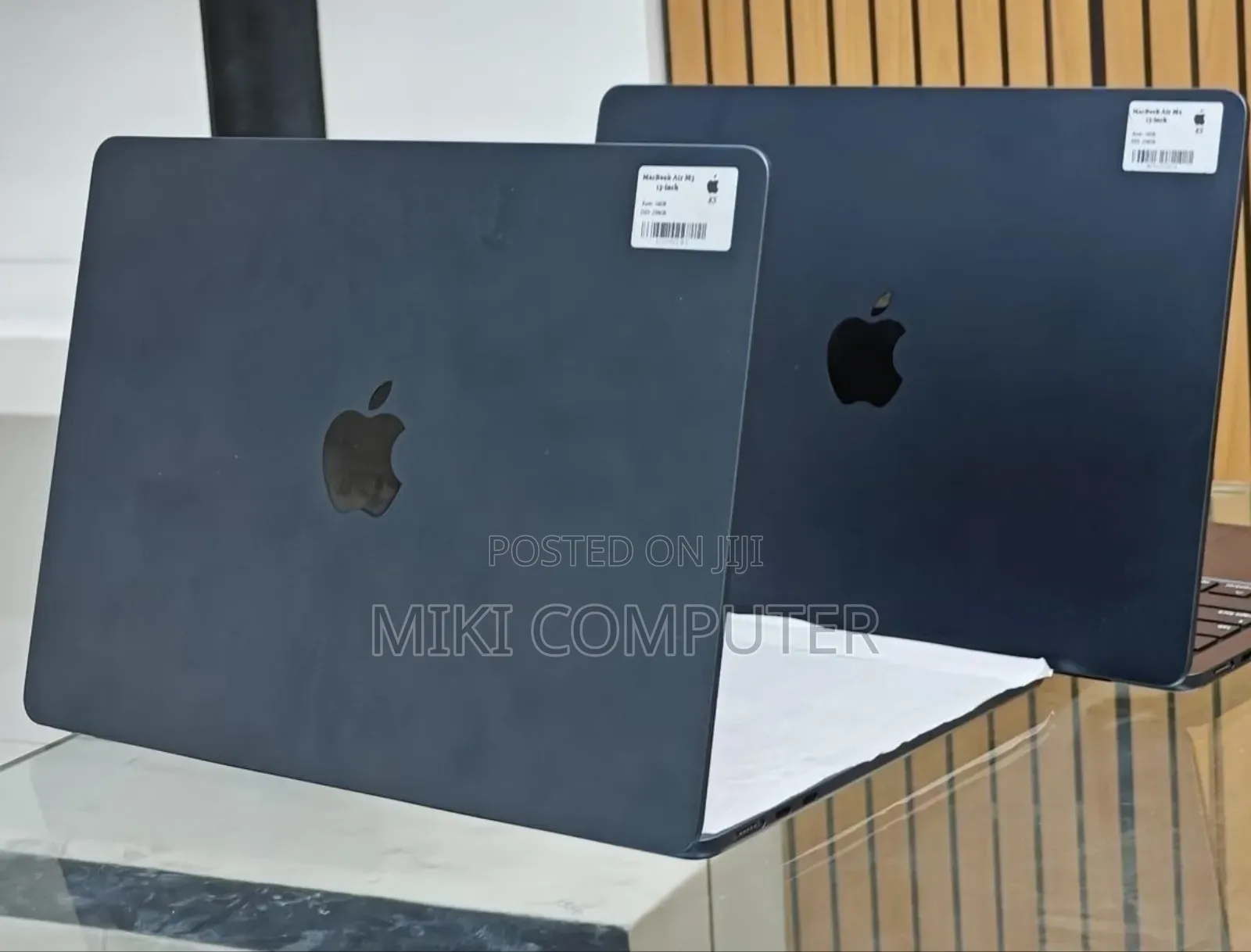 New Laptop Apple MacBook Air 2025 M4 15-inch 16GB Intel SSD 256GB