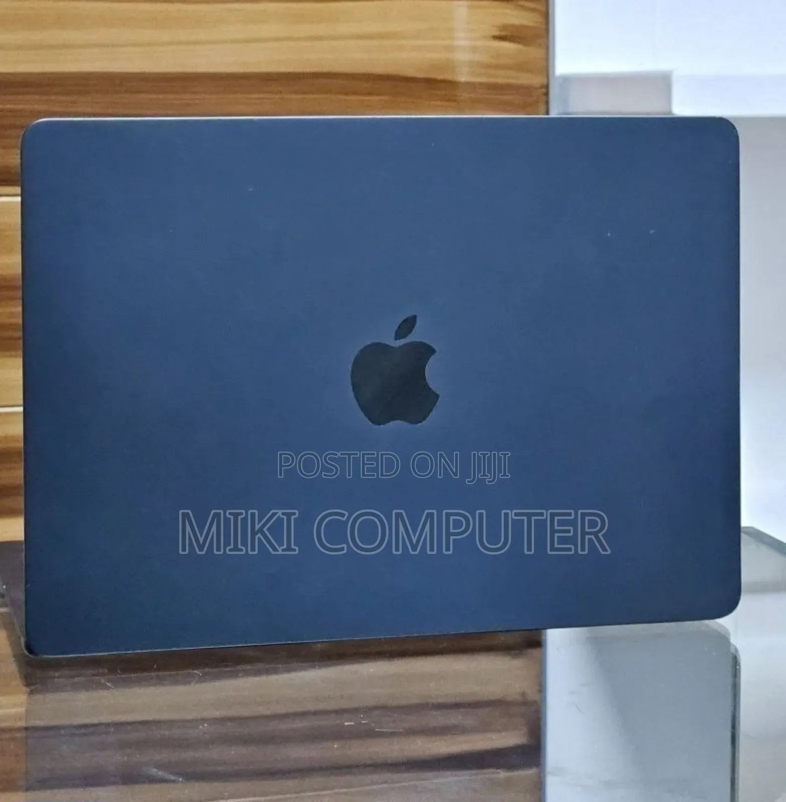 New Laptop Apple MacBook Air 2025 M4 15-inch 16GB Intel SSD 256GB