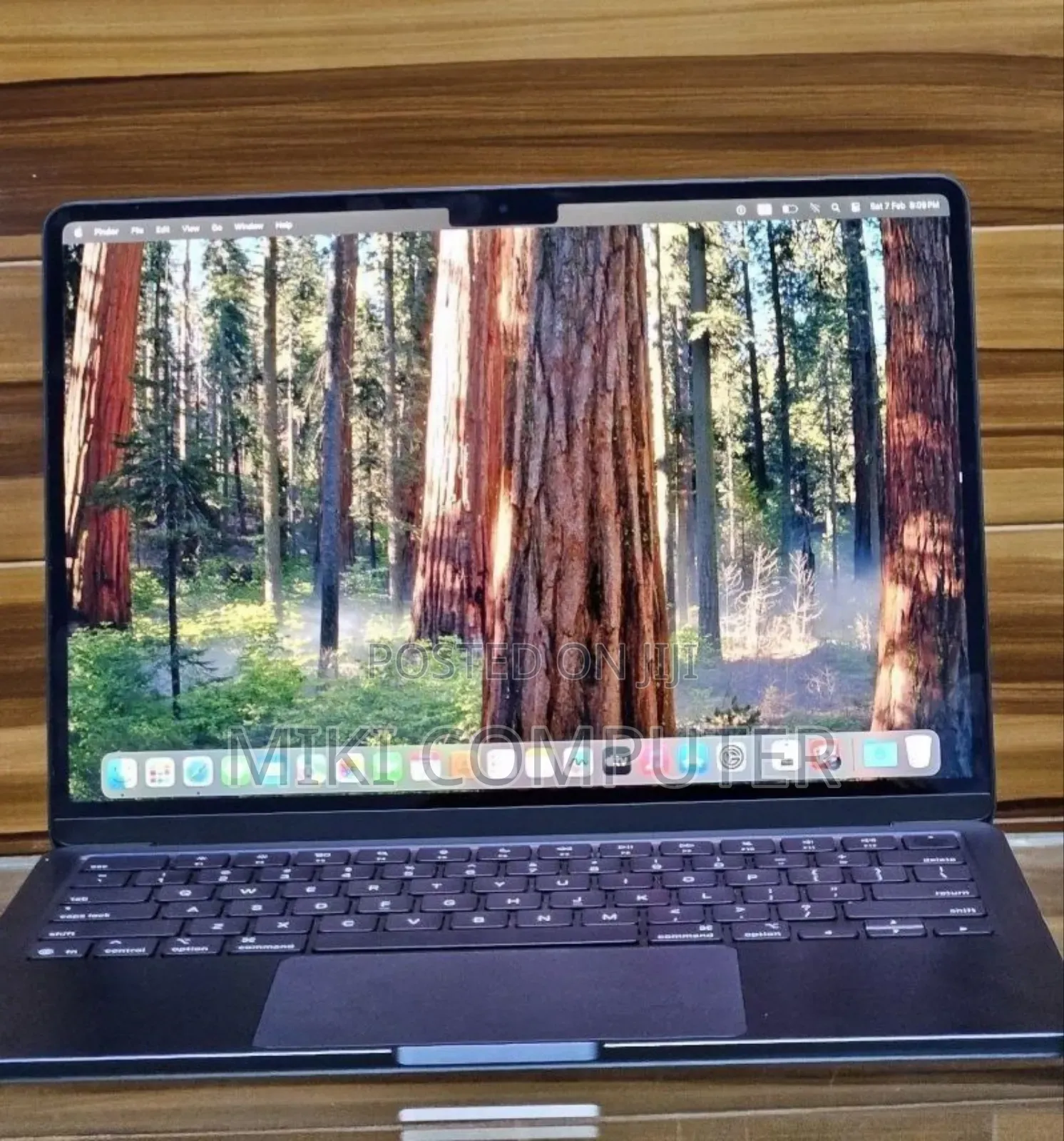 New Laptop Apple MacBook Air 2025 M4 15-inch 16GB Intel SSD 256GB