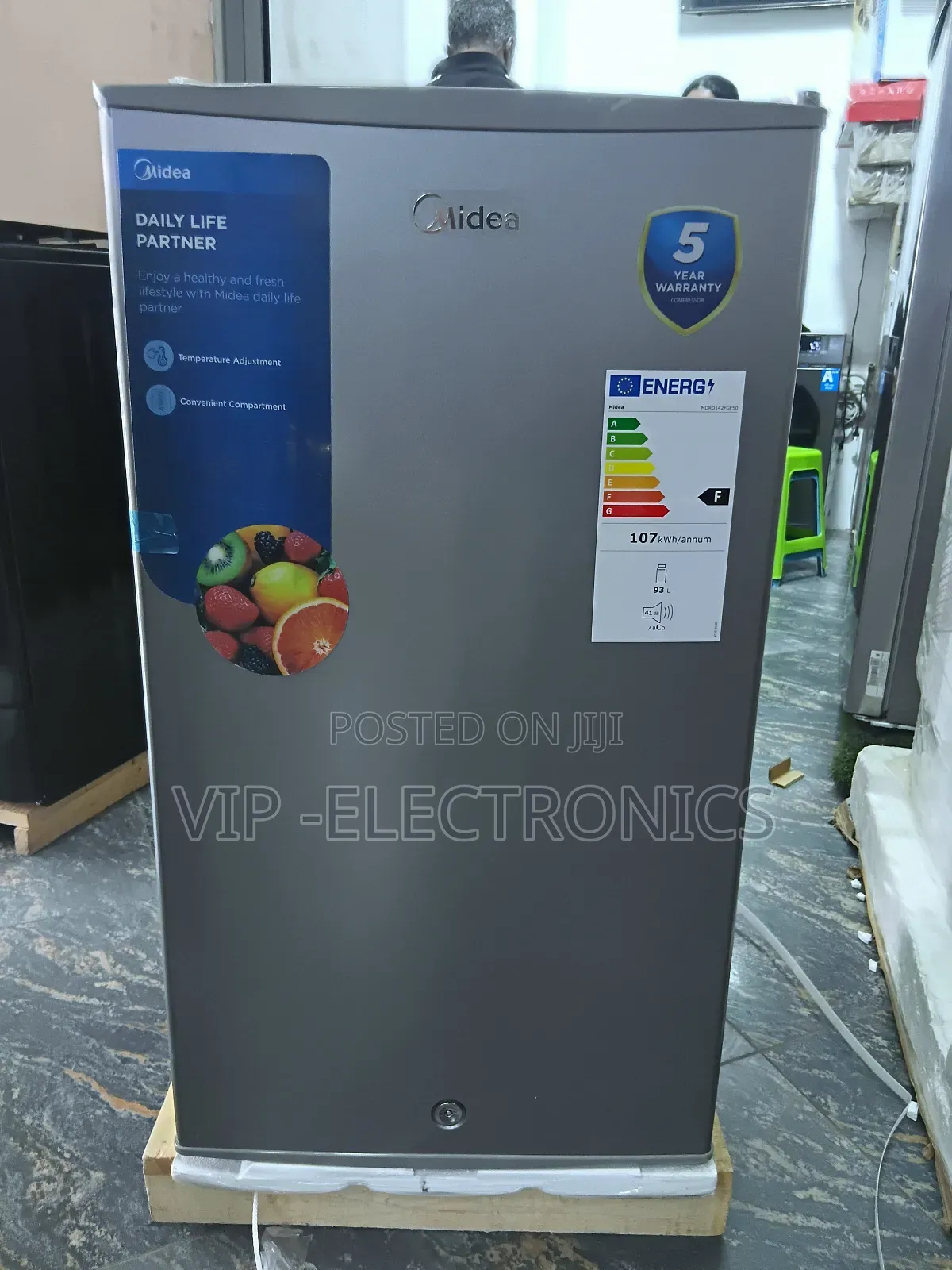 Midea Mini Refrigerator 93l Single Door (Mdrd142 Model)