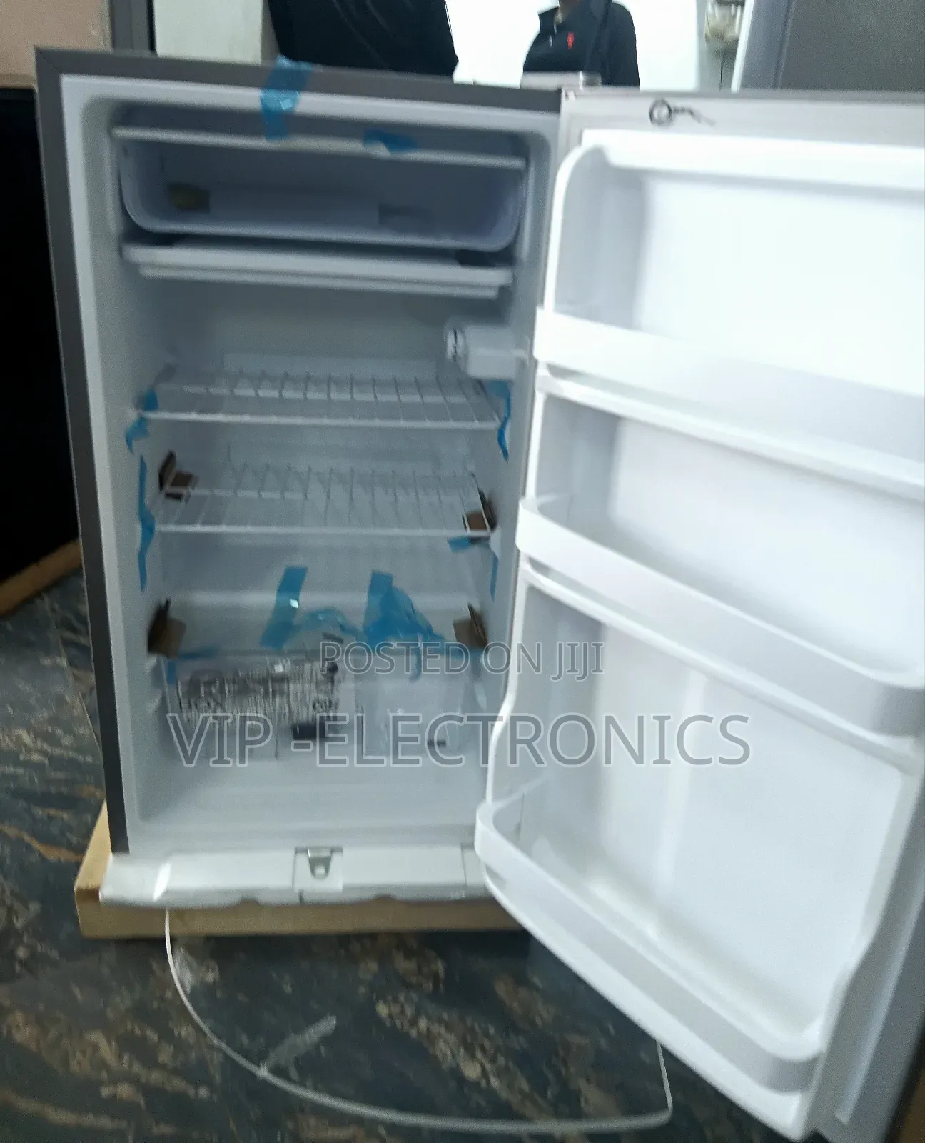 Midea Mini Refrigerator 93l Single Door (Mdrd142 Model)