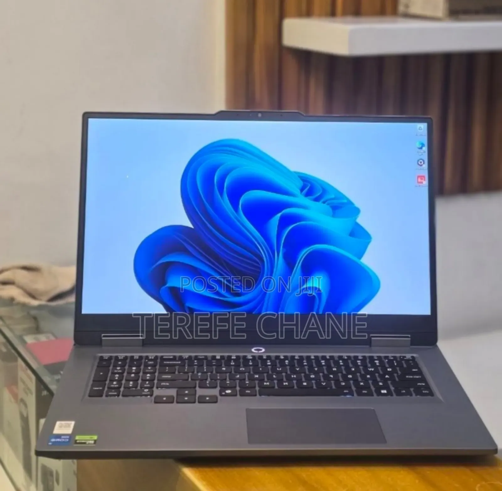 New Laptop Lenovo LOQ 15AHP10 16GB Intel Core i5 SSD 1T