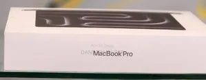 New Laptop Apple Macbook Pro 2025 M5 14-inch 16GB Apple M1 Pro SSD 1T