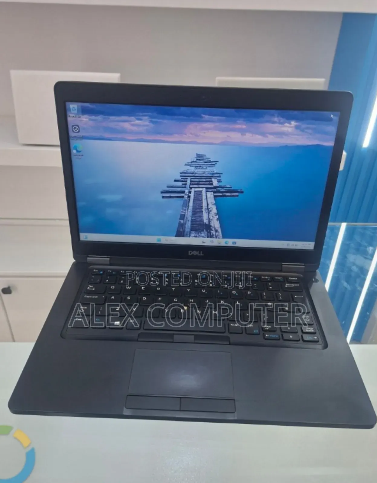 New Laptop Dell 8GB Intel Core i5 SSD 256GB