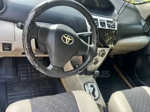 Toyota Yaris 1.3 VVT-i Automatic 2008 Black