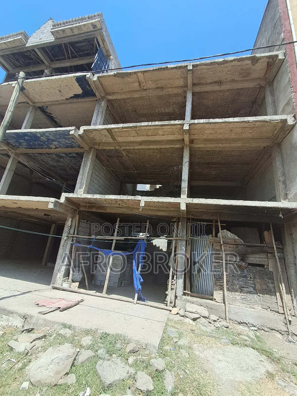 6bdrm House in Akaky Kaliti for sale