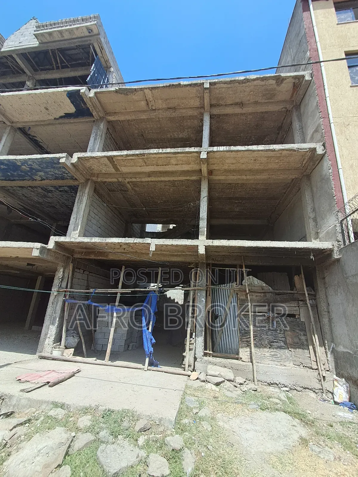 6bdrm House in Akaky Kaliti for sale