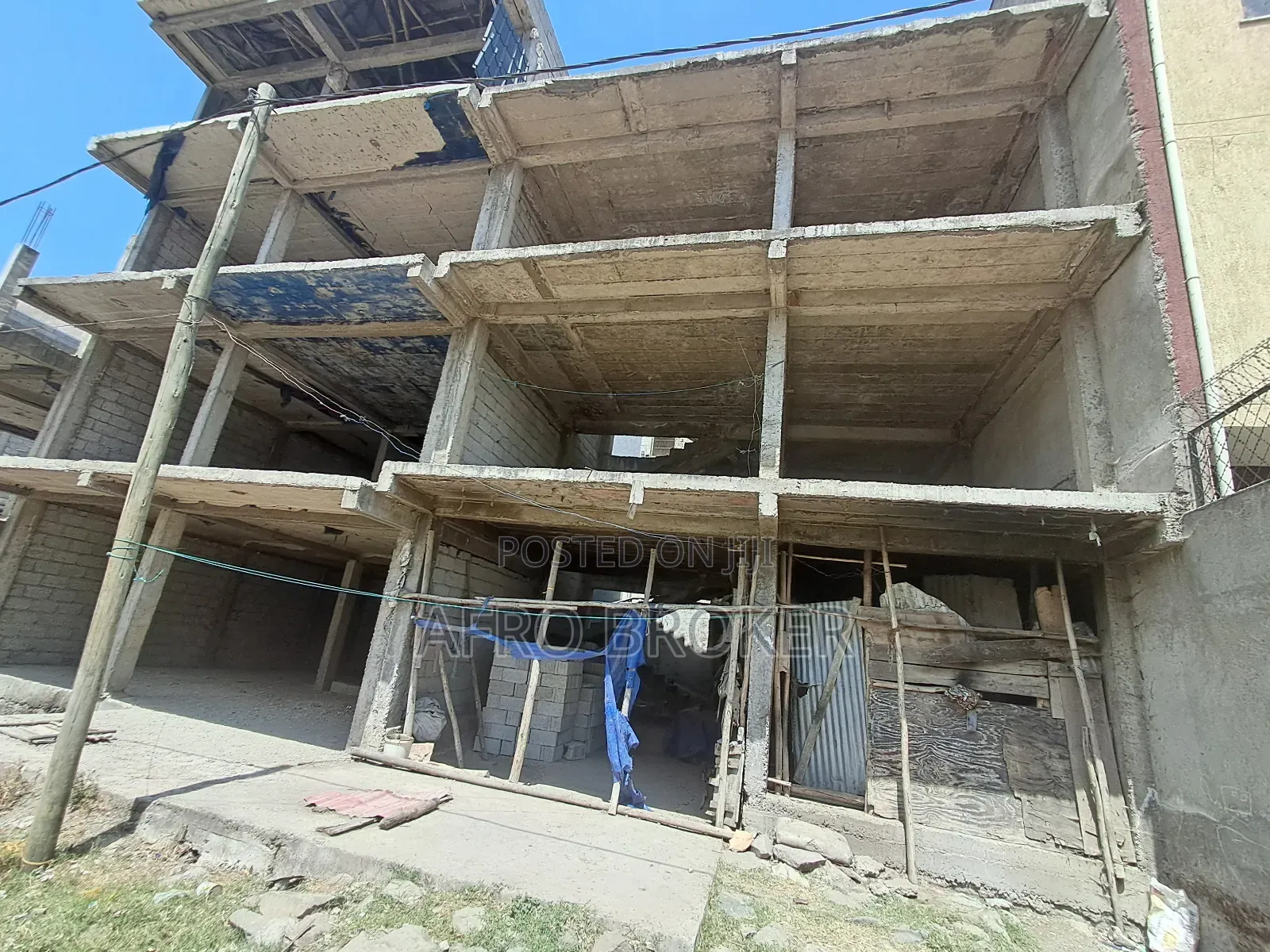 6bdrm House in Akaky Kaliti for sale