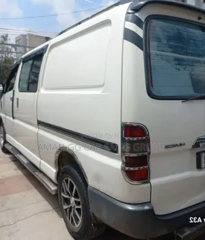Toyota HiAce 2005 White