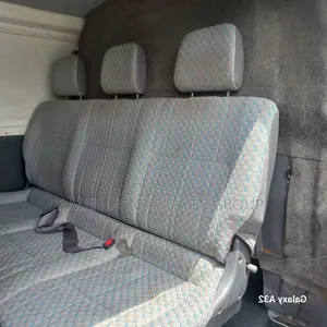 Toyota HiAce 2005 White