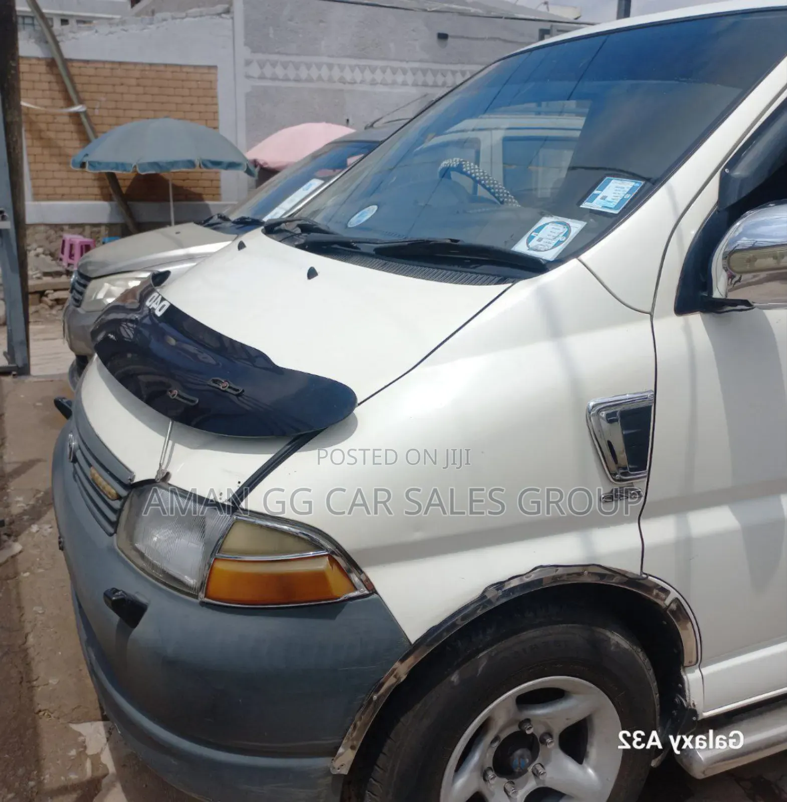 Toyota HiAce 2005 White