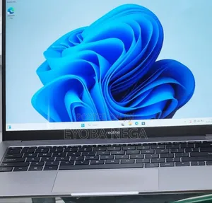New Laptop 8GB Intel Core i5 SSD 512GB