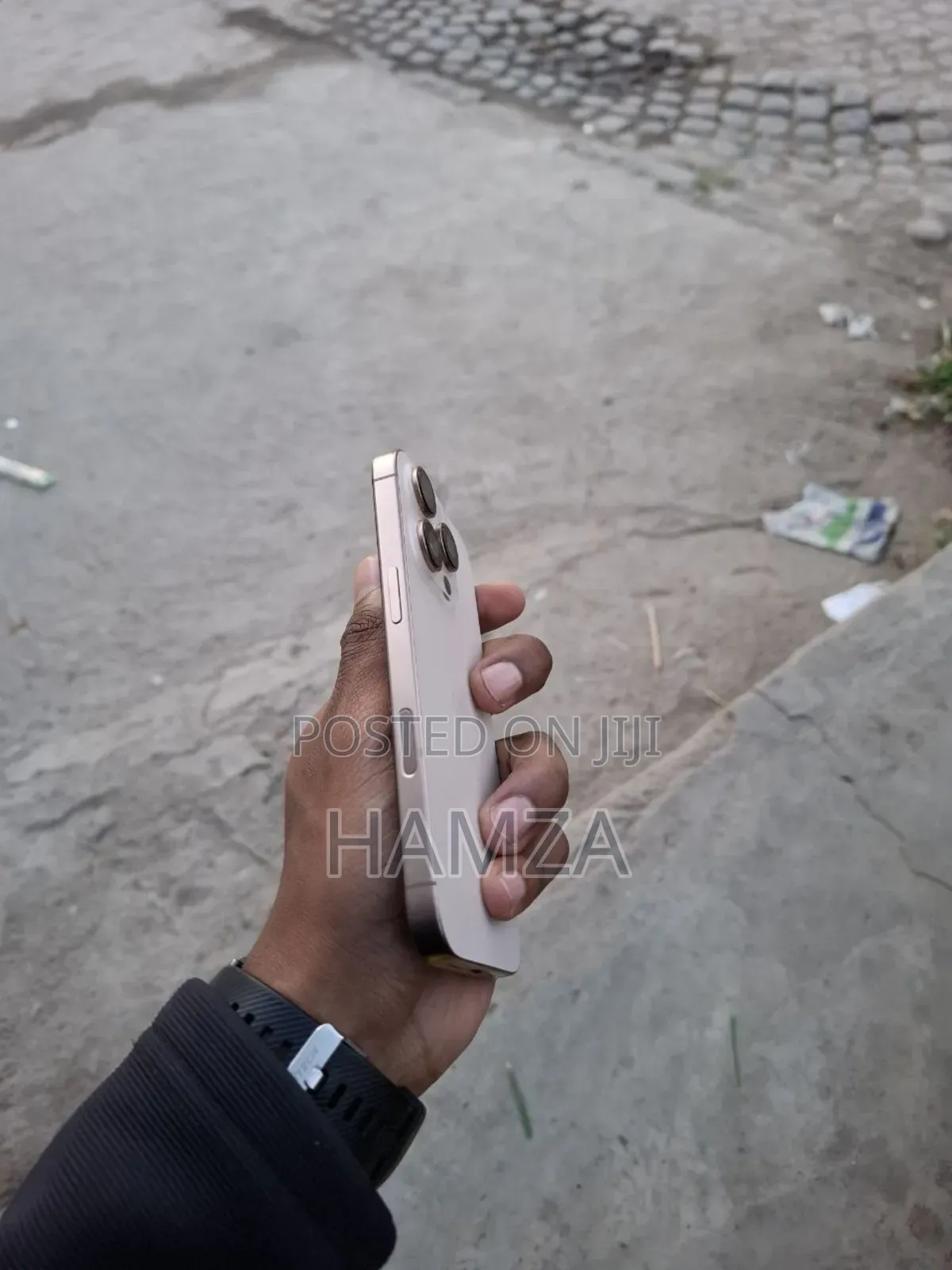 New Apple iPhone 16 Pro 256 GB Gold