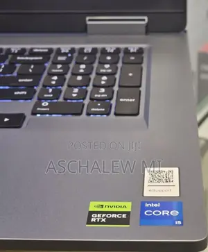 New Laptop Lenovo LOQ 15AHP10 16GB Intel Core i5 SSD 1T