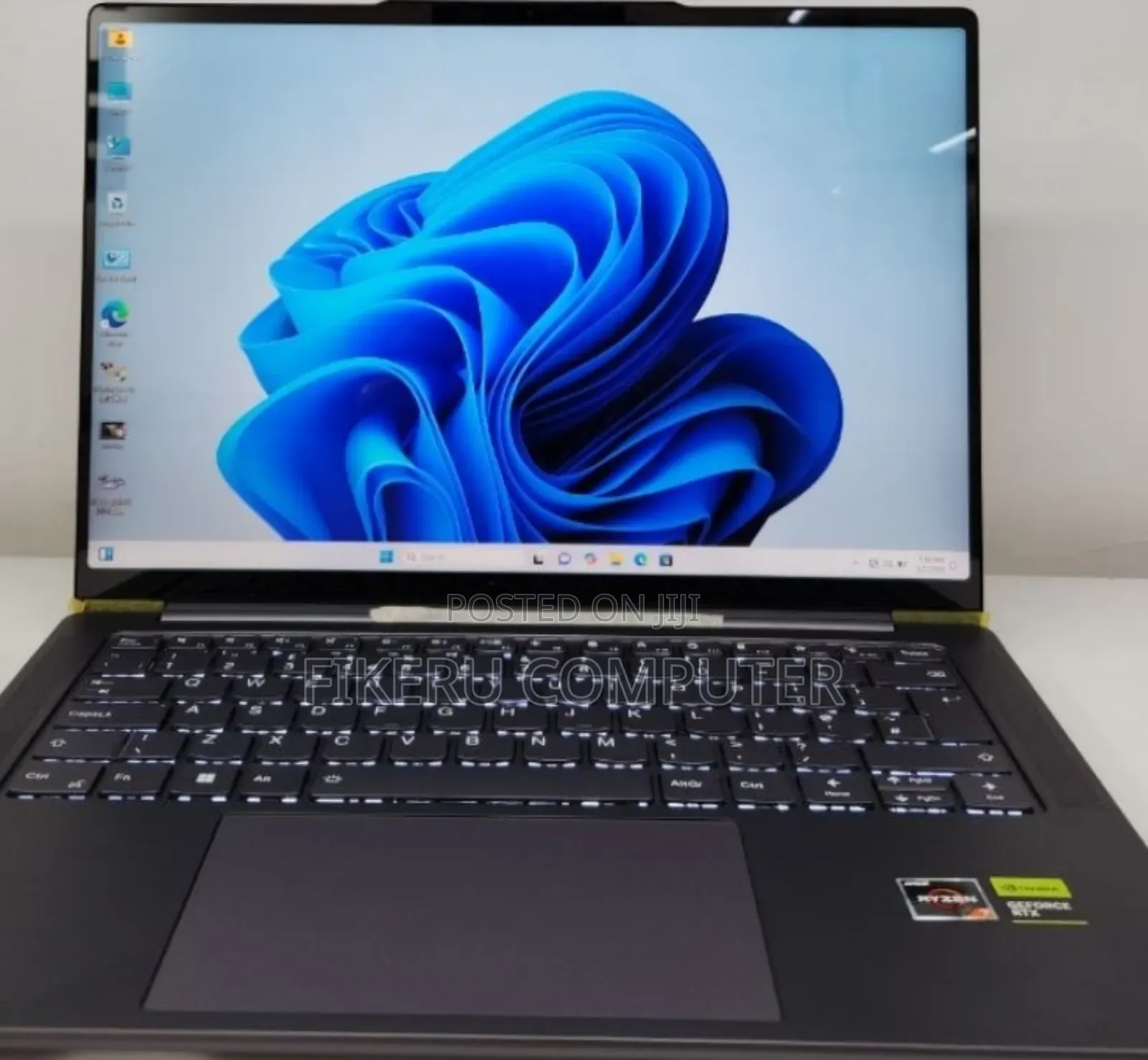 New Laptop Lenovo Yoga 700 32GB AMD Ryzen 7 SSD 512GB