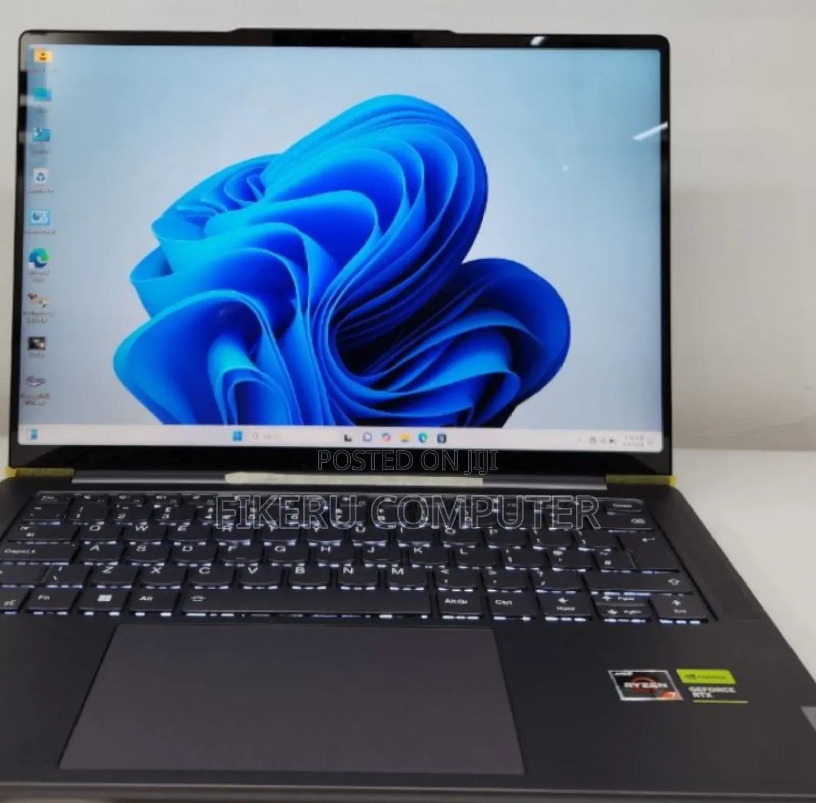 New Laptop Lenovo Yoga 700 32GB AMD Ryzen 7 SSD 512GB