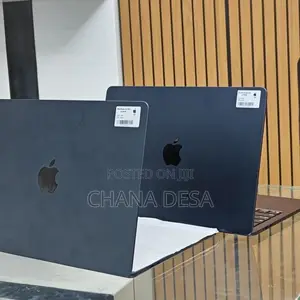 New Laptop Apple MacBook Air 2025 M4 13-inch 16GB Apple M4 SSD 256GB