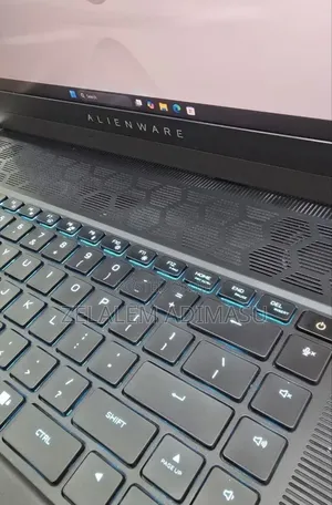 New Laptop Alienware M15 r3 16GB Intel Core Ultra 7 SSD 1T