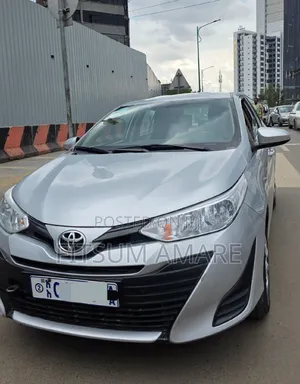 Toyota Yaris 2020 Silver