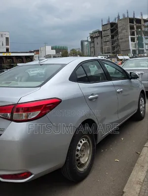 Toyota Yaris 2020 Silver