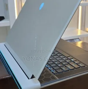 New Laptop Alienware M15 r3 16GB Intel Core Ultra 7 SSD 1T