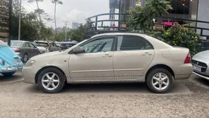 Toyota Corolla 2005 Gold