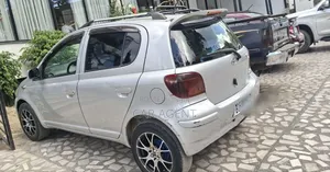 Toyota Vitz 2004 Silver