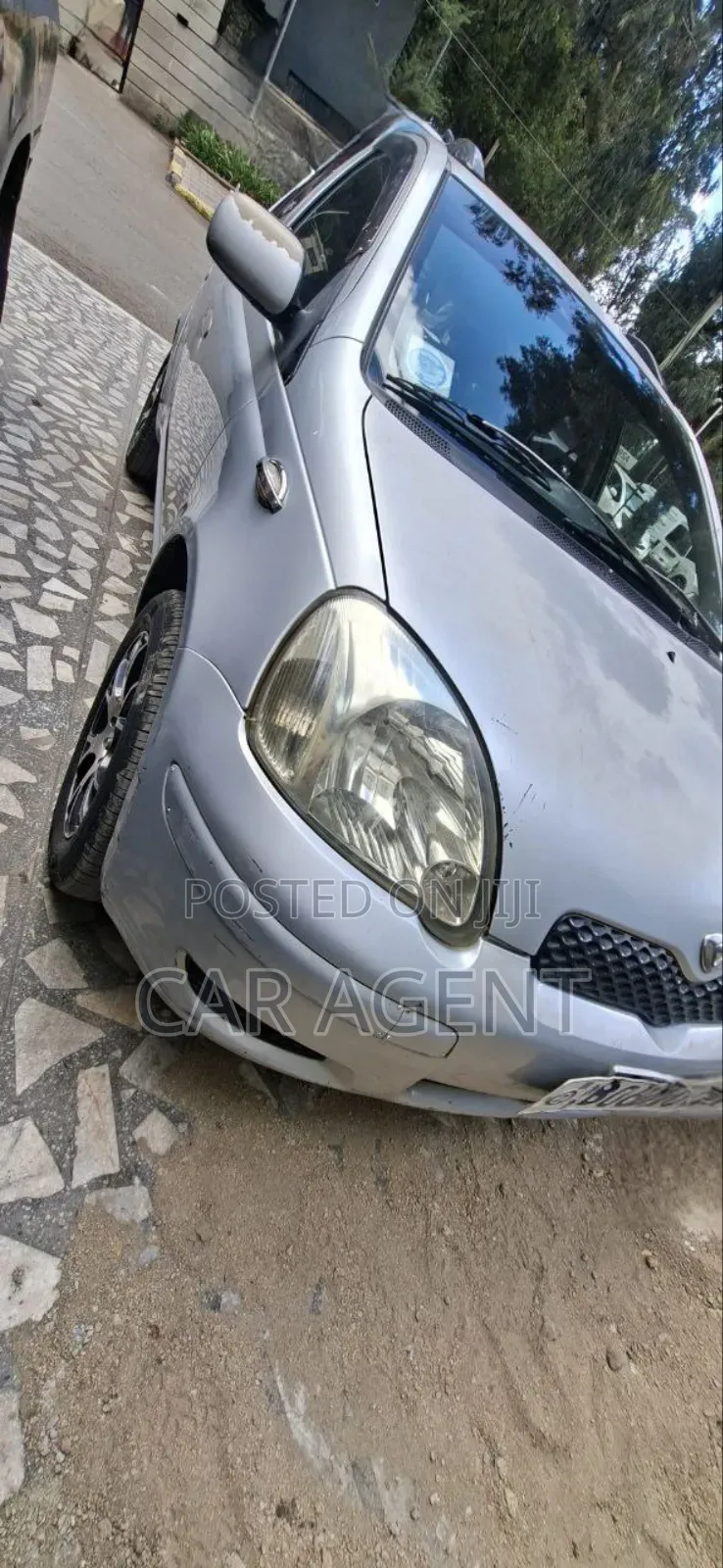 Toyota Vitz 2004 Silver