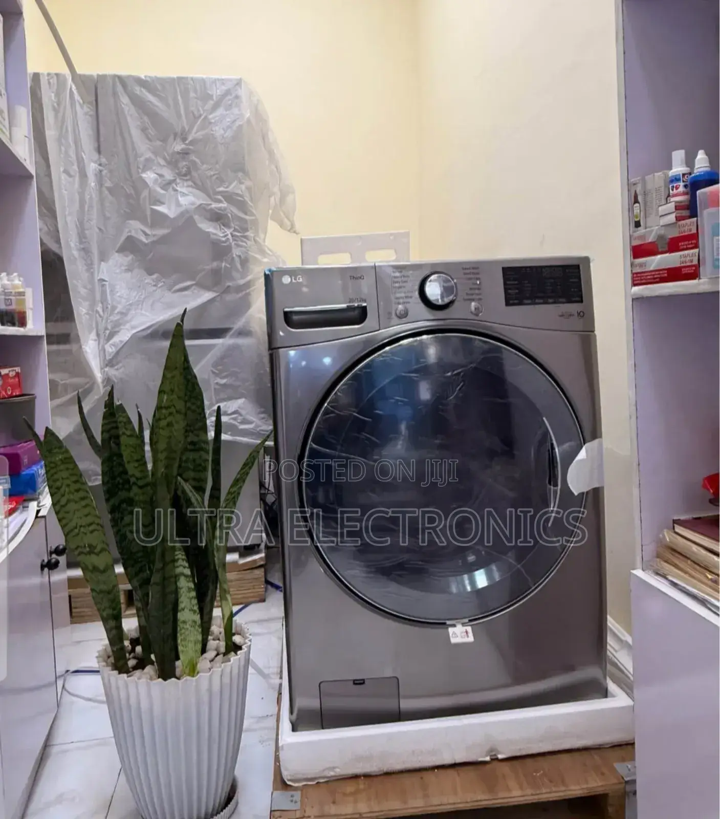 Lg 20/12 Front-Load Washer and Dryer Combination, Likely Featuring Ai