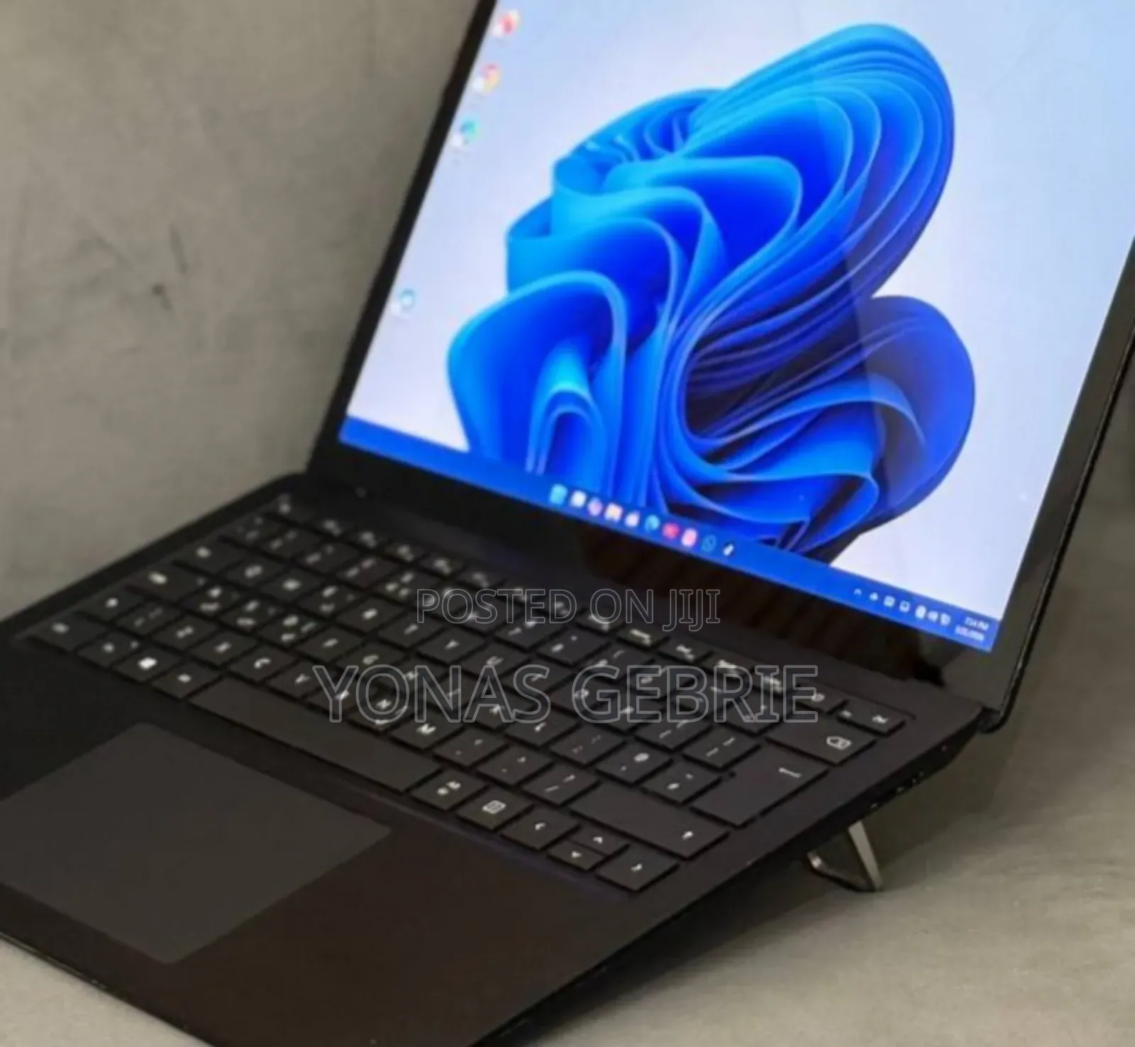 New Laptop Microsoft Surface 16GB Intel Core i7 SSD 512GB