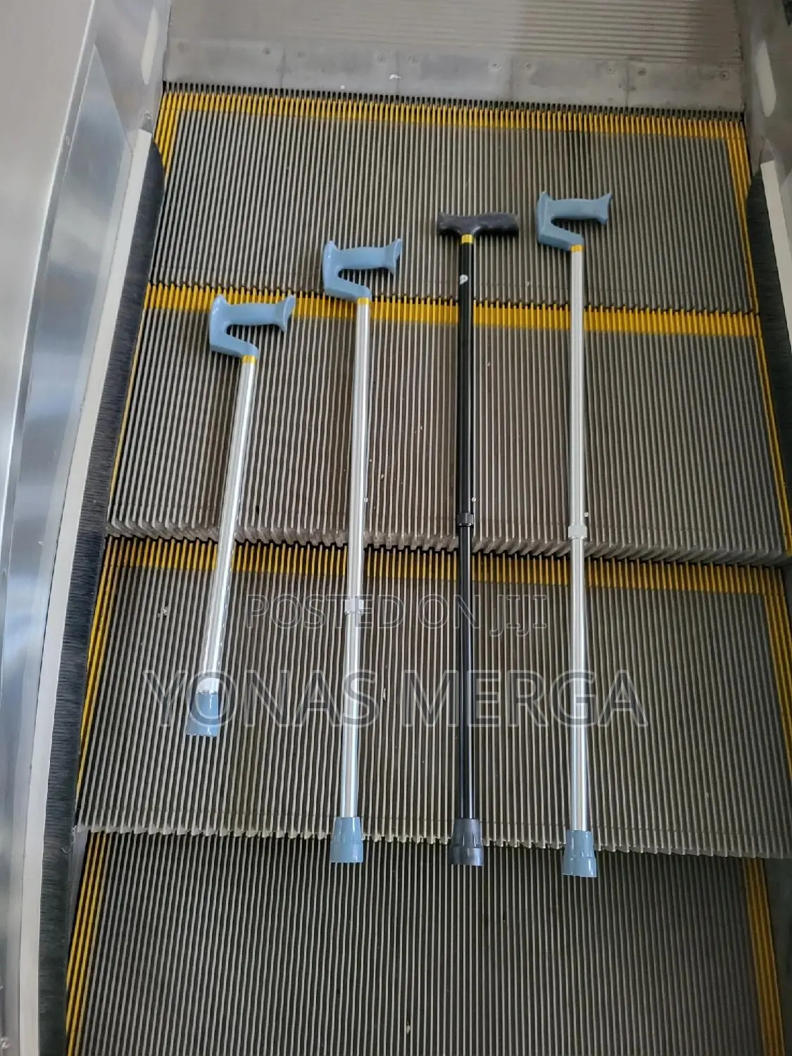 Injure/Walking Stick言爻adjusts Easily From 32′′ to 36′′ to Suit