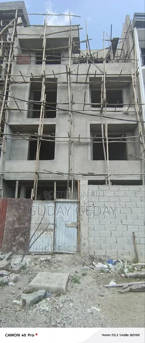 6bdrm House in Akaky Kaliti for sale
