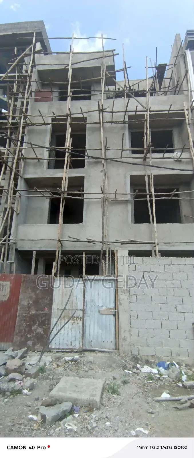 6bdrm House in Akaky Kaliti for sale