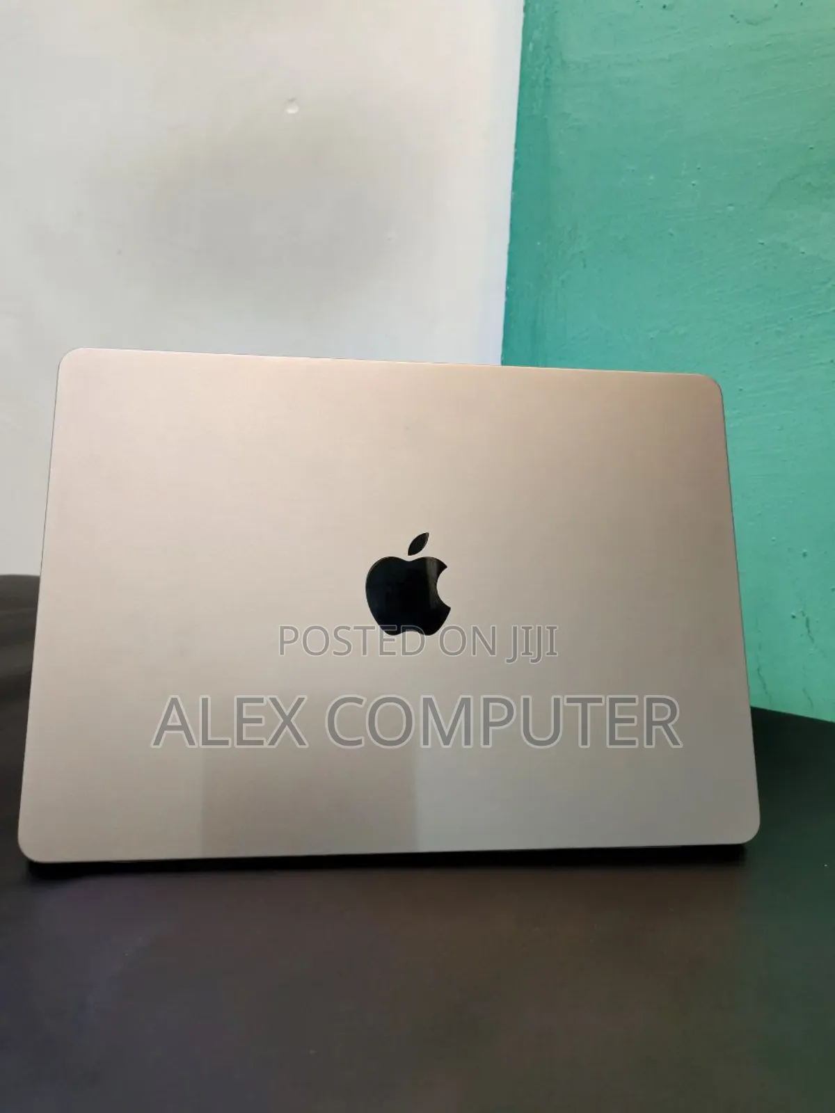 New Laptop Apple MacBook Air 2022 M2 8GB Apple M2 SSD 512GB