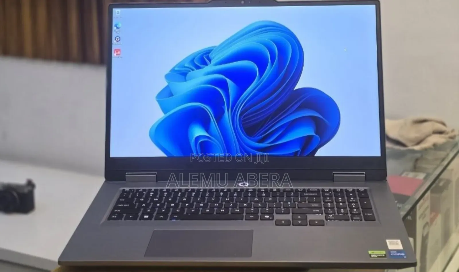New Laptop Lenovo LOQ 15ARP9 16GB Intel Core i5 SSD 512GB