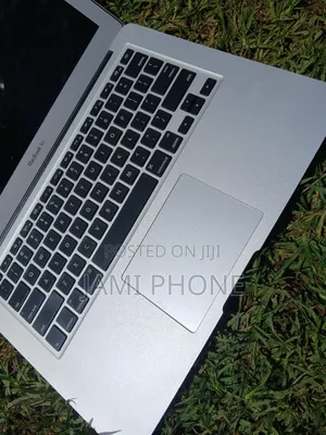 Laptop Apple MacBook Air 2017 8GB Intel Core i5 SSD 140GB